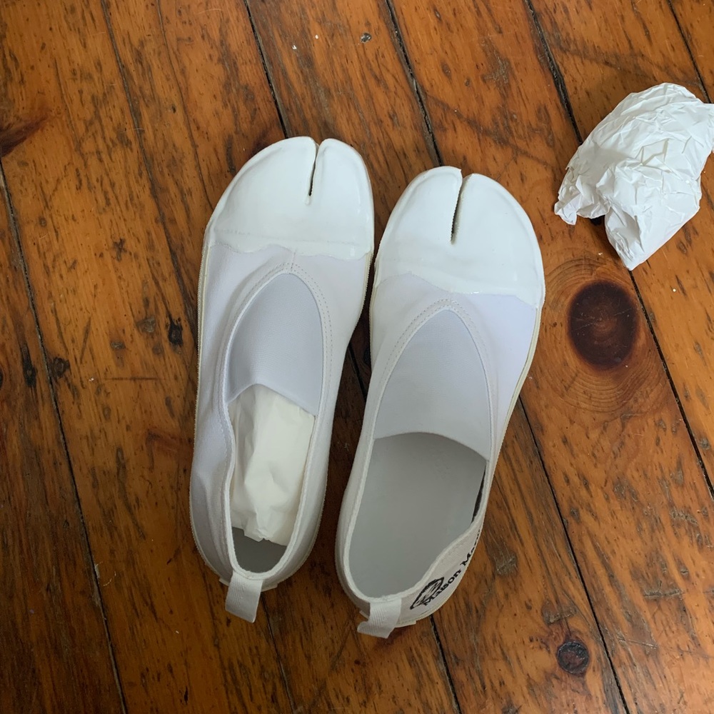 Maison Margiela tabi split-toe printed canvas slip-on sneakers🤍